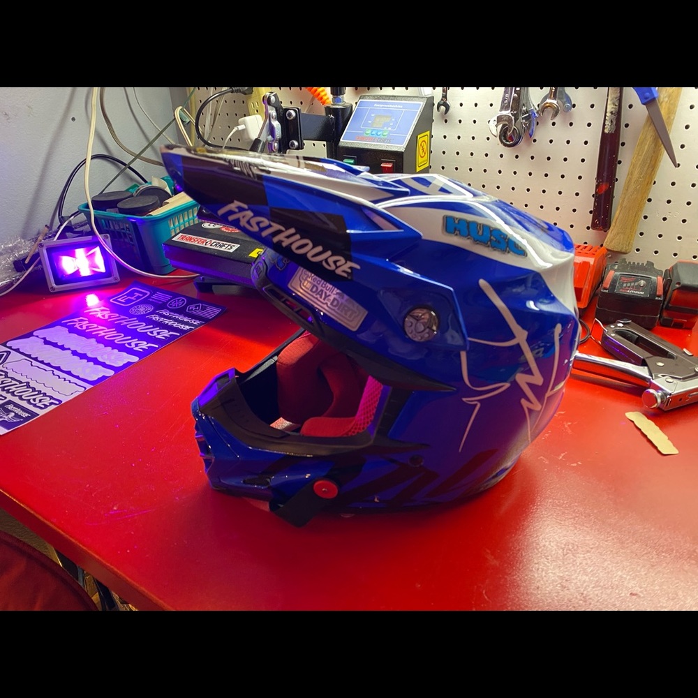 Brand new never worn Bell Day in the dirt 22 helme
